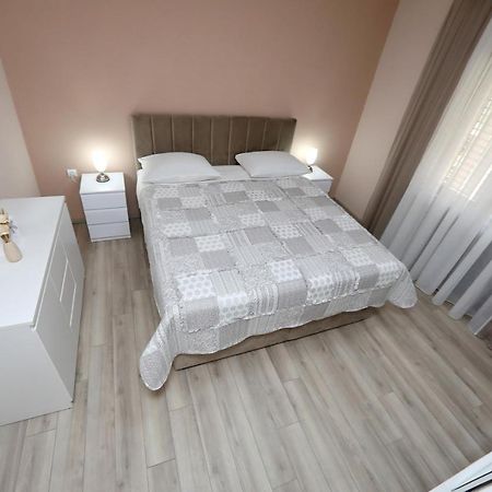 Apartment Lucijan Бибине Екстериор снимка
