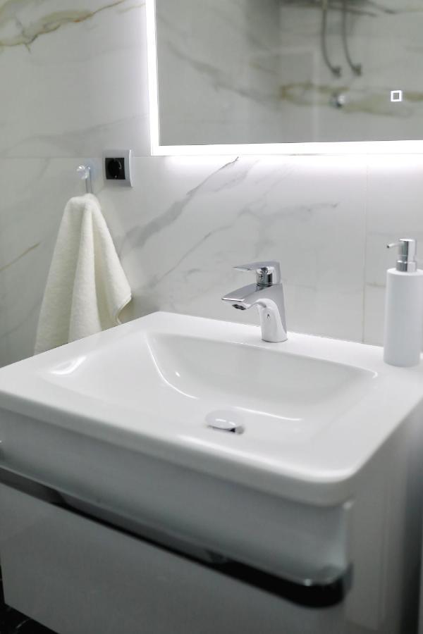 Apartment Lucijan Бибине Екстериор снимка