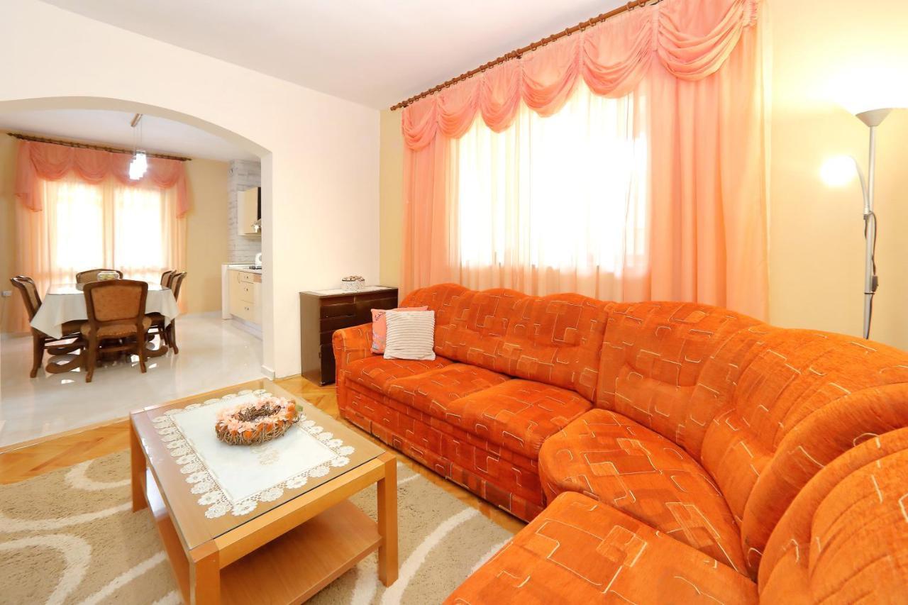 Apartment Lucijan Бибине Екстериор снимка