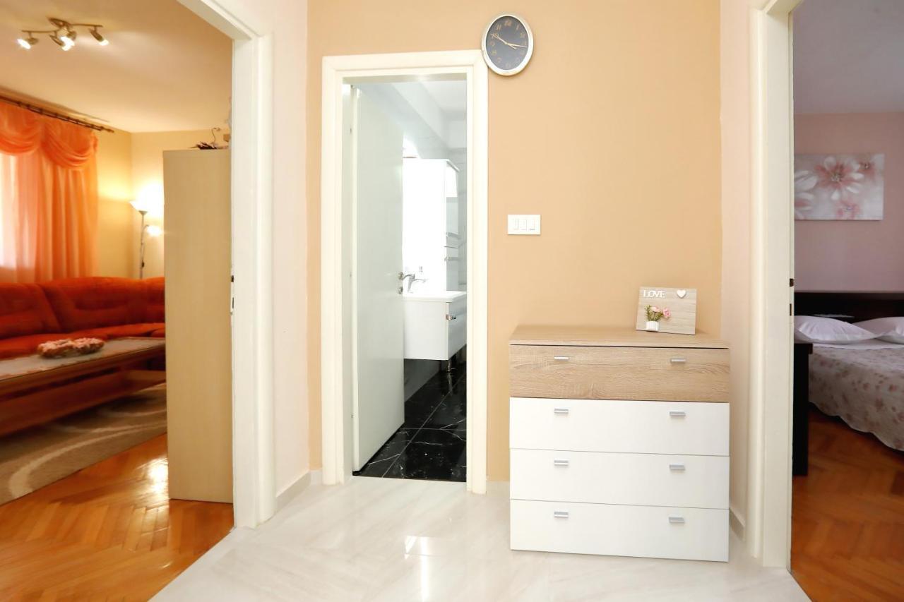 Apartment Lucijan Бибине Екстериор снимка