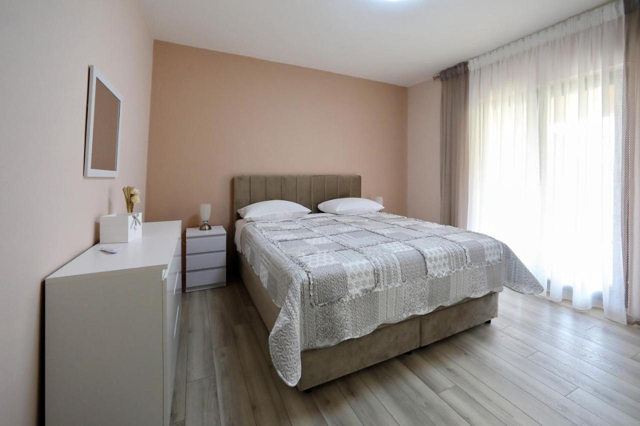 Apartment Lucijan Бибине Екстериор снимка