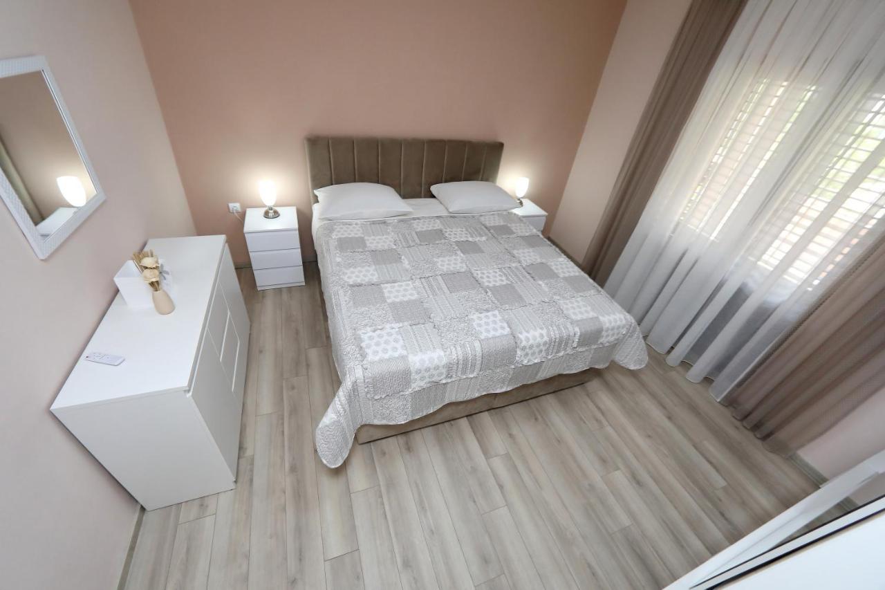 Apartment Lucijan Бибине Екстериор снимка