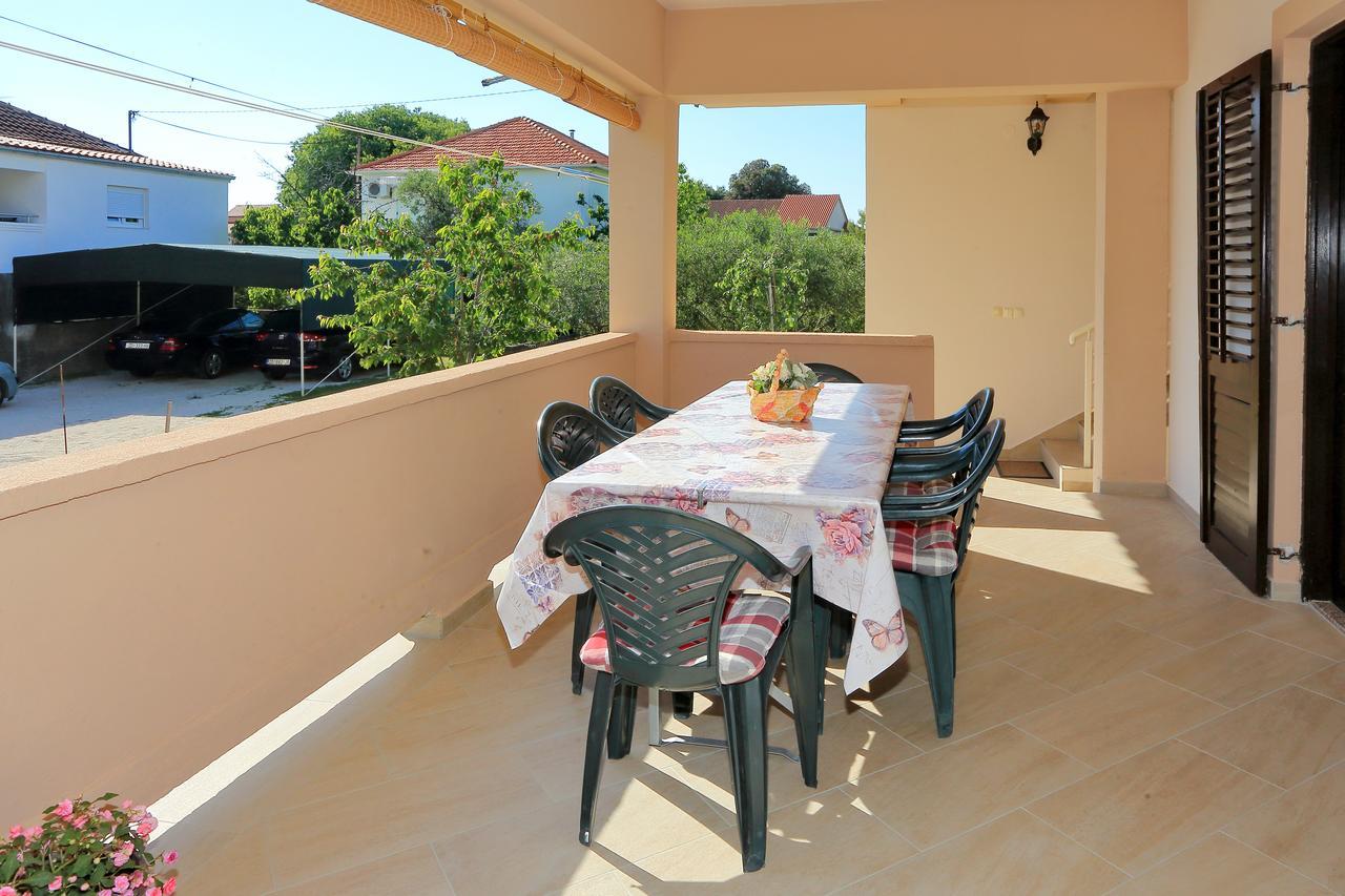 Apartment Lucijan Бибине Екстериор снимка
